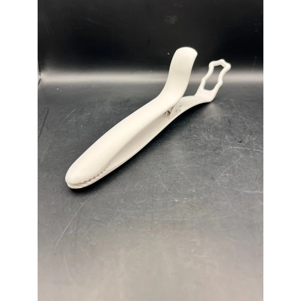 Pampered Chef White Kitchen Coating Tray Breading Tongs Plastic Utensil Gadget‎